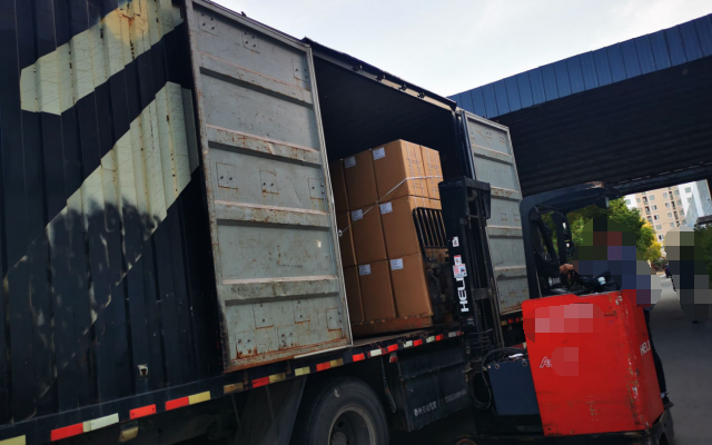 Exportador de 17400 rolos de forros de undercasting para a Tailândia