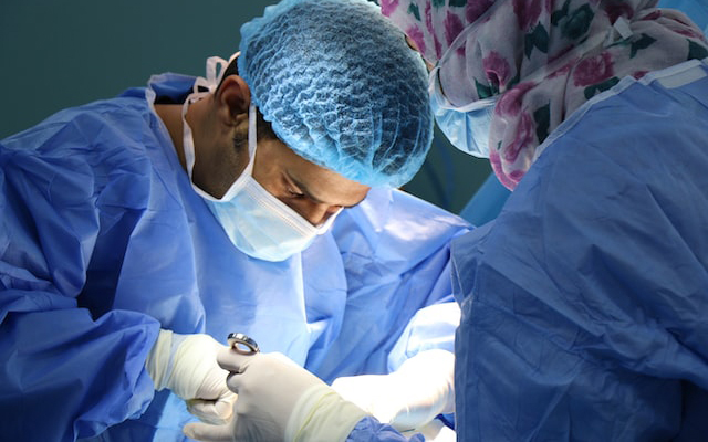 20' Consumíveis Médicos Veterinários FCL exportados para Omã