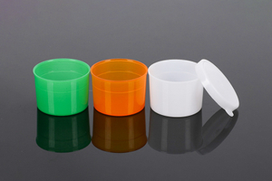 Copo plástico para remédios de três cores